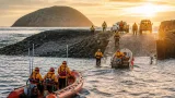Beaumaris volunteers tow disabled fishing boat to safety after engine and anchor failure