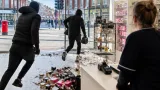 Masked thieves smash perfume cabinet in Hornchurch as shoplifting rates remain high