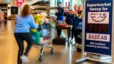 Midlothian shopper’s five‑minute sweep raises funds for CHAS at Dalkeith Aldi
