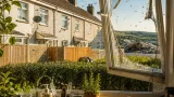 Residents of Saltram Meadow endure 'overwhelming' fly infestation as council investigates