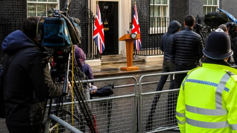 Burnham to set out ‘breathing room’ agenda as he enters No 10