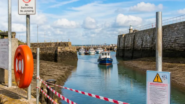Council warns Porthcawl visitors: avoid harbour jumping and swimming in marina