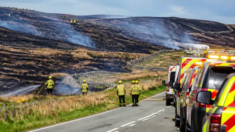 Crews make progress on Tintwistle moorland fire as A628 remains closed