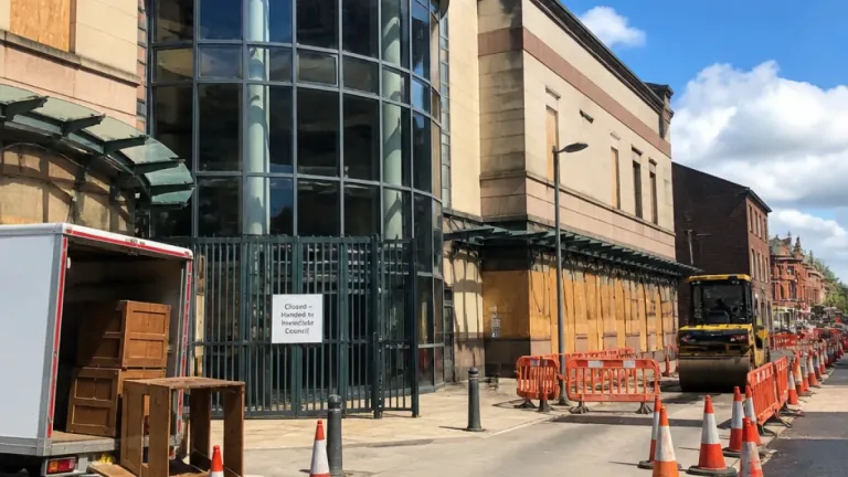 Dalrymple Street homeless centre closed and handed to council ahead of planned demolition