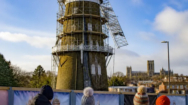 Ellis Mill declared 'at risk' as community seeks half‑million pound rescue