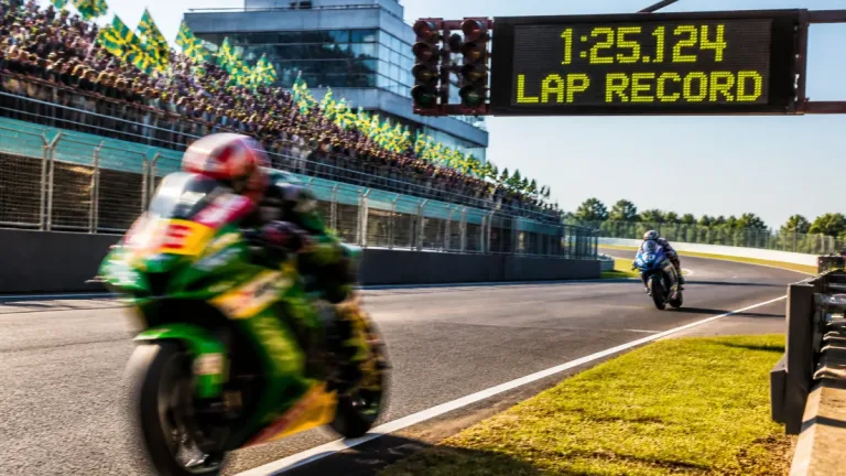 Lincolnshire’s Lowes twins light up Donington with podiums and a lap record