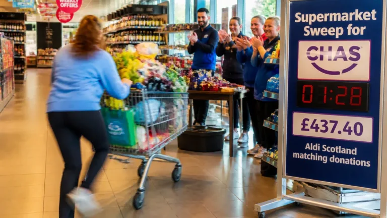 Midlothian shopper’s five‑minute sweep raises funds for CHAS at Dalkeith Aldi