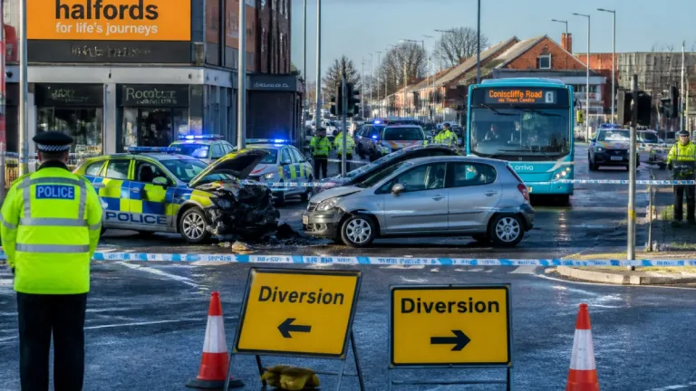 Police car crash shuts Woodland Road in Darlington as buses diverted and traffic snarls