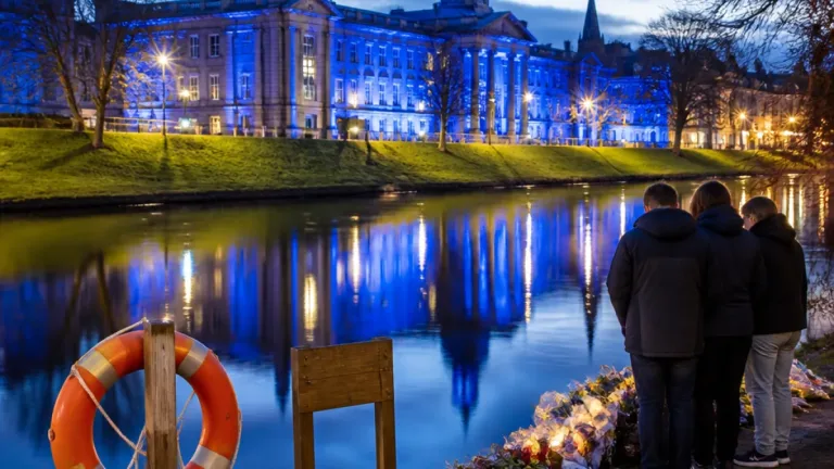 Renfrewshire landmarks to glow blue in memory of teen and to highlight water safety