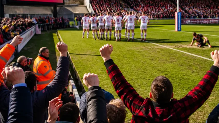 Wakefield run riot at DIY Kitchens Stadium to down Castleford 52-14