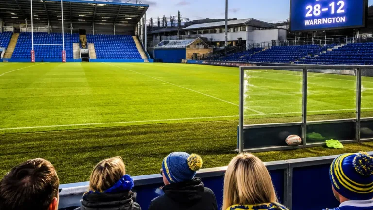 Warrington Wolves beaten 28-12 by Leigh as discipline and momentum cost the Wire